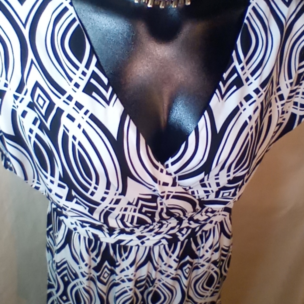 Signature Romper - Picture 2 of 5